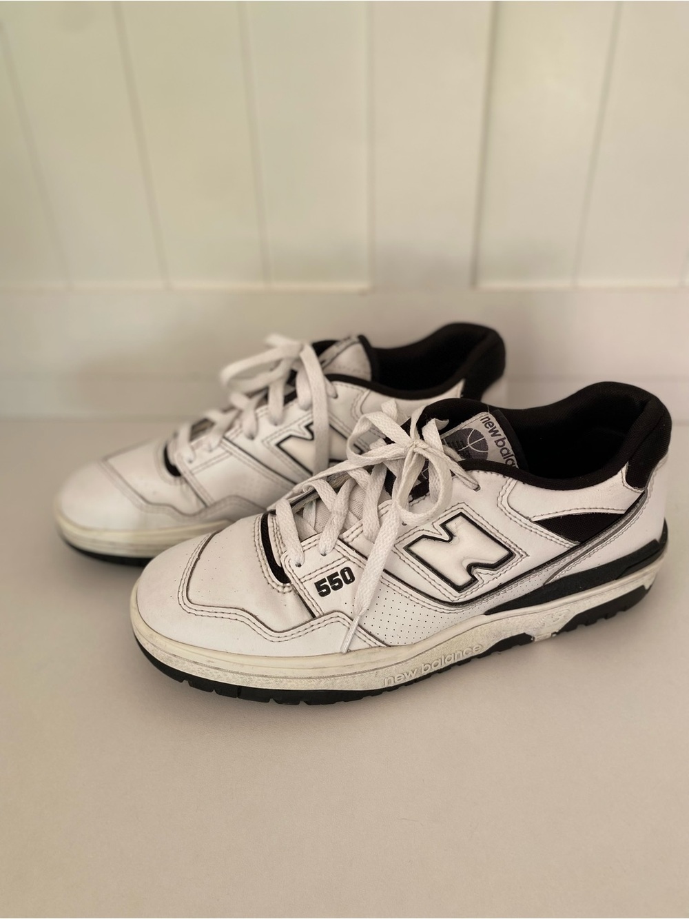 New Balance 550 Men 9 White Black Leather Low Top Lace Up Sneakers Shoes